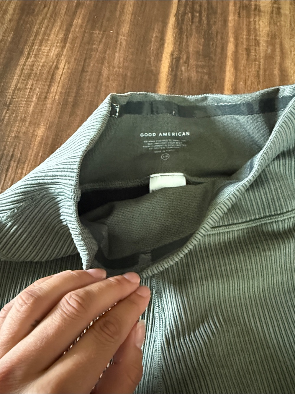 Good American High-Waist Ribbed Leggings — Olive Green - Picture 6 of 6